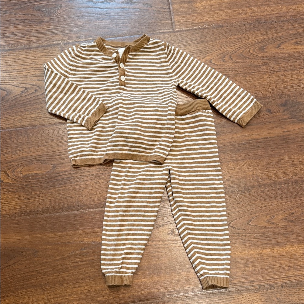 MATCHING SWEATER SET